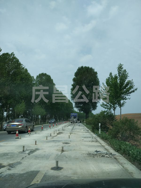 304國(guó)道壓漿現(xiàn)場(chǎng)
