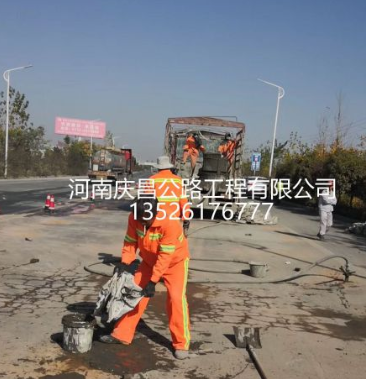 道路注漿施工隊(duì)：進(jìn)行打樁機(jī)作業(yè)須知！